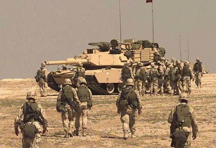 Xe tăng chiến đấu hạng nặng Abrams.