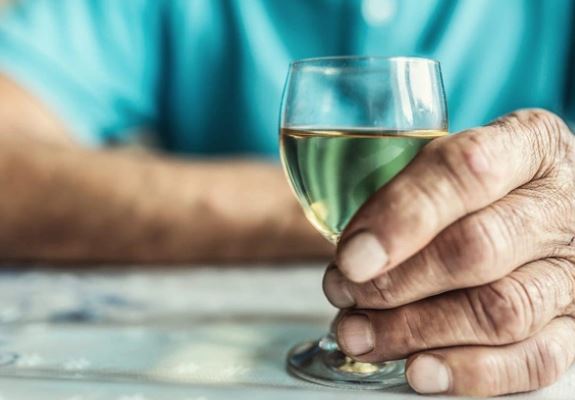 Sử dụng đồ uống có cồn làm tăng nguy cơ ung thư