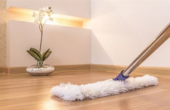 Cả tuần không lau dọn sàn nhà vẫn sạch bong nhờ 4 mẹo nhỏ này