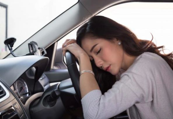 Đi ô tô ngày nắng nóng: Những mối nguy hiểm từ sốc nhiệt, cháy nổ, ngạt khí, ung thư da... nhất định bạn nên biết