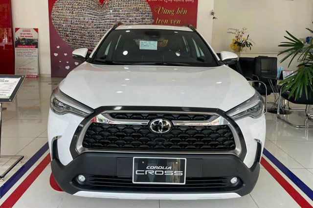 Toyota Corolla Cross vững ngôi đầu nhóm xe gầm cao đô thị
