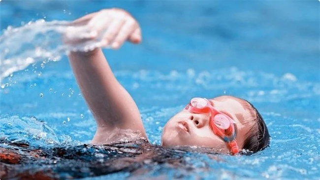 Lý do tại sao bơi lội được coi là môn thể thao tốt nhất vào mùa hè - Ảnh 1.
