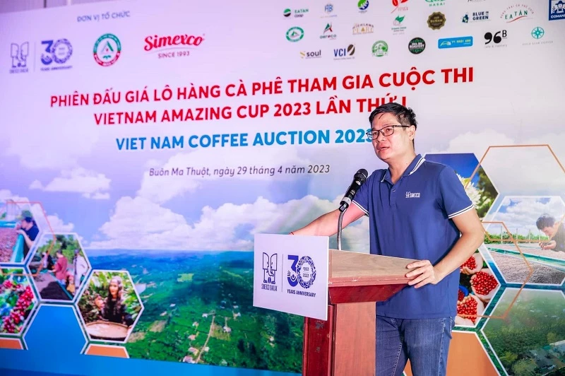 Ông Lê Đức Huy – Tổng Giám đốc Simexco Daklak, chia sẻ những kỳ vọng nâng cao giá trị cà phê Việt, tại phiên đấu giá cà phê đặc sản đầu tiên.