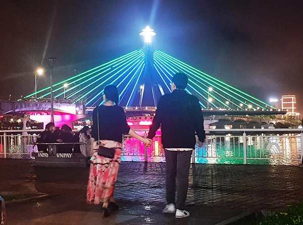 Đà Nẵng sẽ tắt đèn chiếu sáng trang trí cầu Sông Hàn từ 22h để tiết kiệm điện