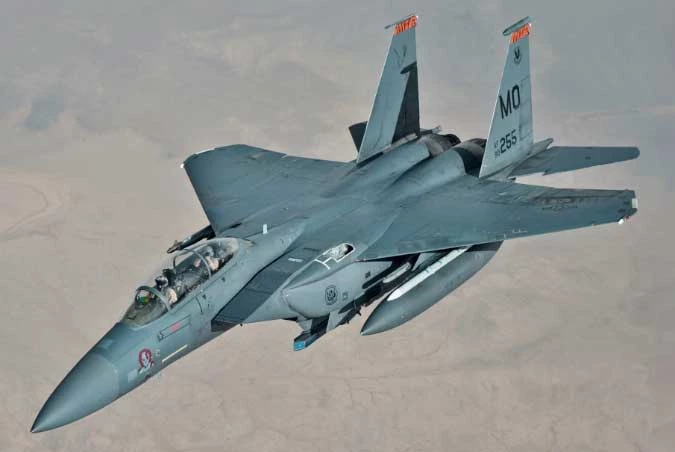 Cận cảnh máy bay F-15E Strike Eagle.