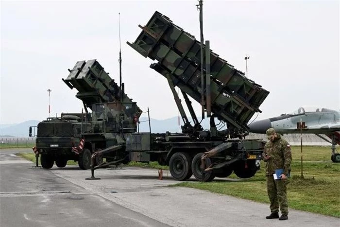 Hệ thống Patriot được NATO triển khai tại sân bay Sliac, ở Sliac, gần Zvolen, Slovakia, (Ảnh: Reuters)