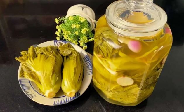 Muối dưa cải nhất định phải làm việc này, dưa vàng ươm, để lâu không có màng, không bị khú