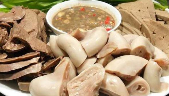 Luộc lòng và dạ dày đừng vội thái ngay: Làm thêm bước này lòng trắng tinh giòn sần sật ngon cực phẩm