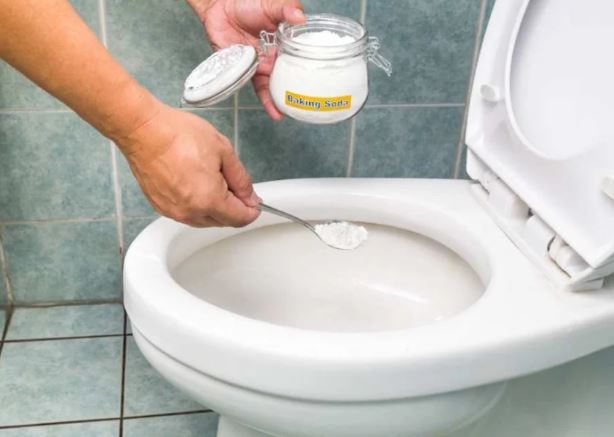 Chỉ dùng 1 nắm bột này, bồn cầu bẩn hay ố vàng đến mấy cũng sạch bong