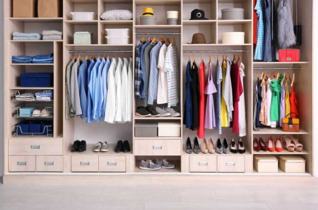 Không cần bàn ủi bạn vẫn giữ được quần áo phẳng phiu nhờ mẹo vặt này