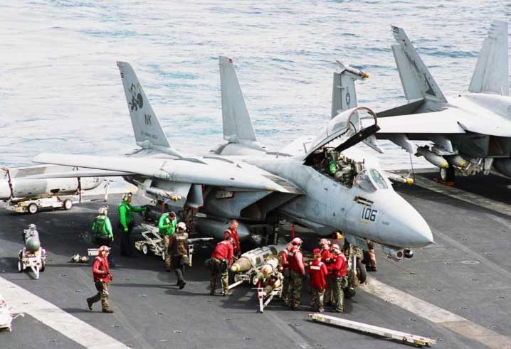 Máy bay ném bom F-14B Bombcat gây tiếc nuối khi bị loại biên quá sớm