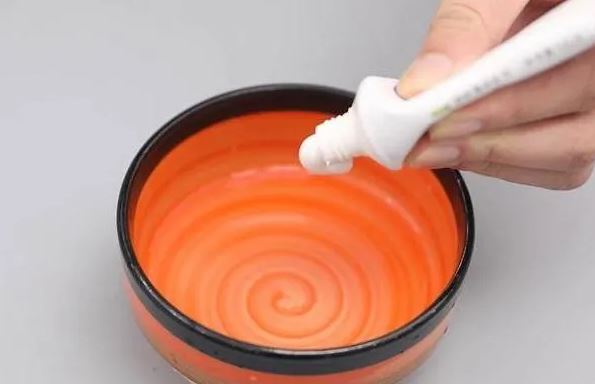 Hòa kem đánh răng với giấm trắng: Lợi ích không hề nhỏ, ai cũng muốn học theo