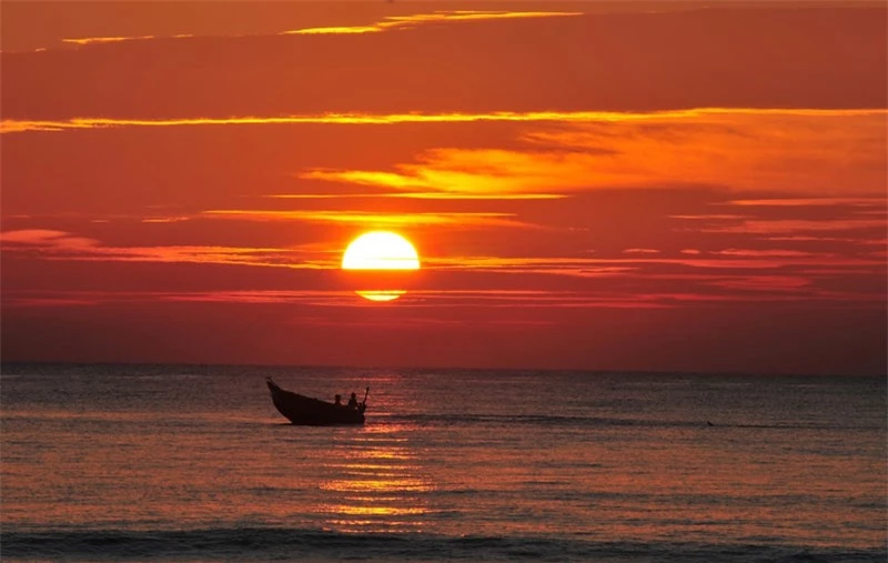 Tạp chí kinh tế Mỹ - Forbes đã bình chọn bãi biển Đà Nẵng là một trong sáu bãi biển quyến rũ nhất hành tinh vào năm 2005. Ảnh: Danangplus.