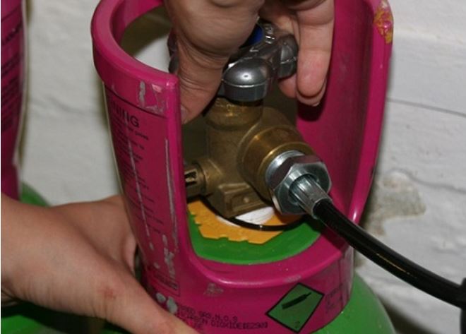 Đừng để bình gas ngay dưới bếp nấu, đây mới là vị trí thích hợp nhất