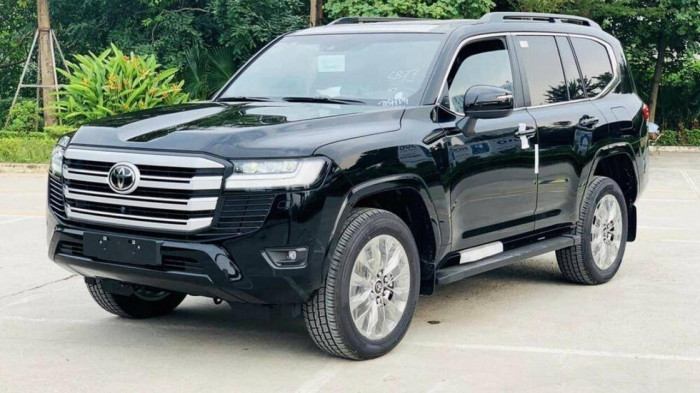 Toyota Land Cruiser đắt đỏ, khan hàng nhưng vẫn đắt khách