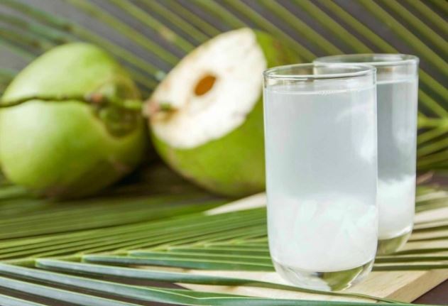6 nhóm người ‘đại kỵ’ với nước dừa, thèm đến mấy cũng không nên uống
