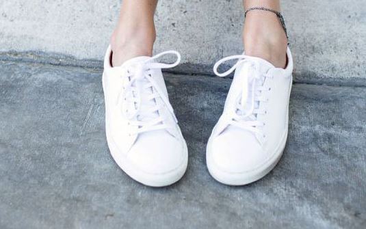 5 cách làm sạch giày trắng hiệu quả