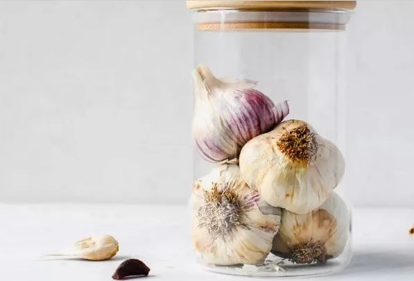 Bảo quản tỏi chỉ cần thêm 3 thứ này, để cả năm không mốc hỏng, mọc mầm