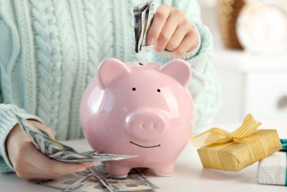 Học cách tiết kiệm bằng công thức 6 chiếc lọ giúp bạn rủng rỉnh, để ra được trăm triệu mỗi năm