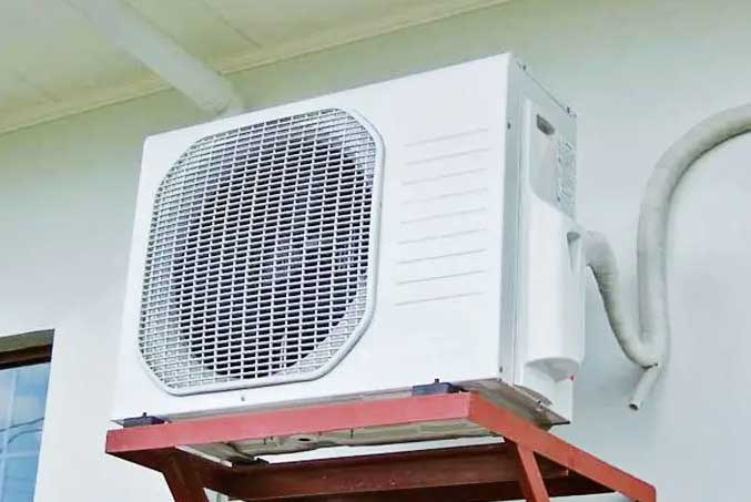 Cục nóng điều hòa lắp ngoài trời có cần che chắn khi trời mưa hay không: Thợ lâu năm trả lời chính xác