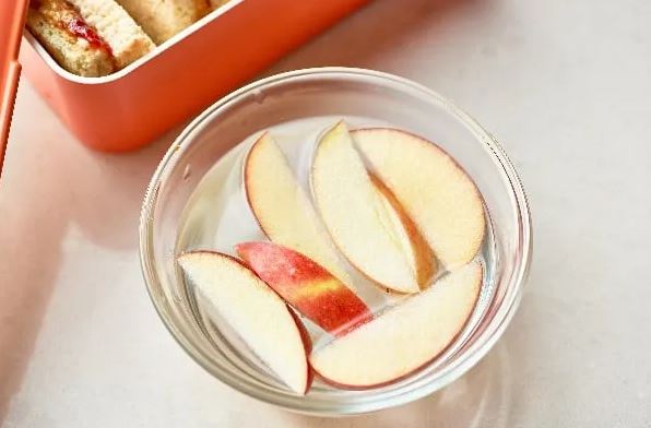 5 mẹo gọt táo trắng giòn, để lâu không bị thâm đơn giản, ai cũng nên biết