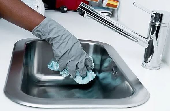 Giấm trắng pha với muối mang lại lợi ích tuyệt vời mà nhiều người chưa biết, tiết kiệm cả đống tiền mỗi năm