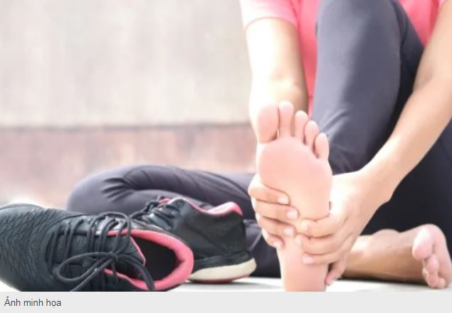6 thói quen xấu khiến bàn chân 'chịu đòn', nhiều người vẫn làm hằng ngày mà không để ý