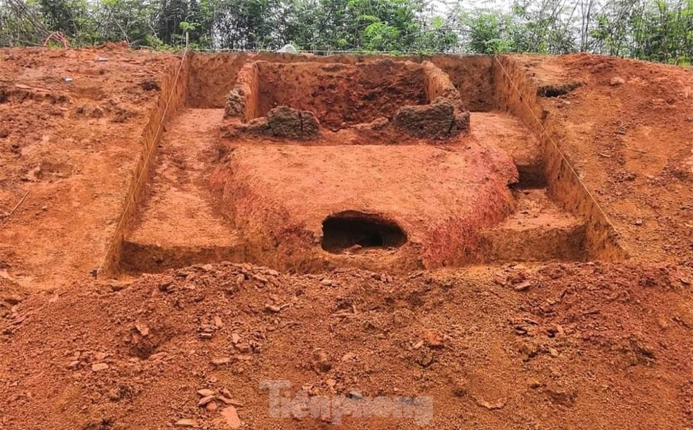 Yên Bái khai quật phế tích, phát lộ dấu tích lò nung cổ - Ảnh 3.