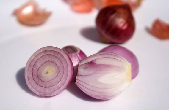 Mua hành khô về nhớ làm việc này, để cả năm không sợ mốc hỏng, thối mềm