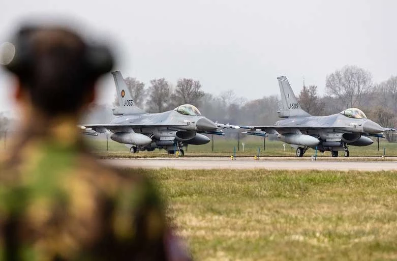 Tiêm kích F-16. Tiêm kích F-16.