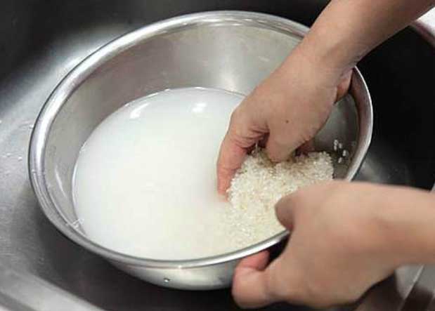 Vo gạo xong đừng vội nấu ngay, thêm bước này cơm thơm dẻo, hạt trong veo, để ngoài lâu hỏng