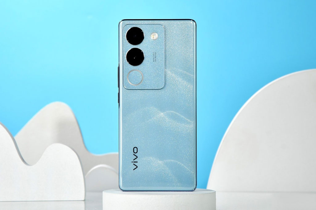 Smartphone chip S778G+ 5G, RAM 12 GB, sạc 80W, giá 9,28 triệu đồng