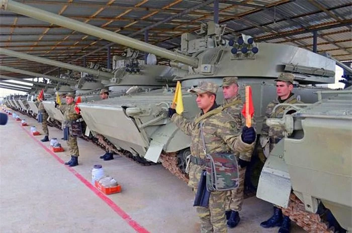 Nhà máy Kurganmashzavod thông báo đã bắt đầu công việc hiện đại hóa hai phương tiện yểm trợ hỏa lực trên khung gầm BMP-3, đó là cối tự hành 120 mm 2S31 Vena và pháo tự hành 152 mm 2S18 Pat-S.