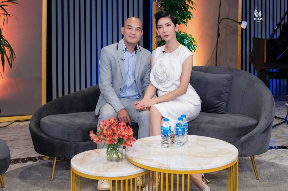 Siêu mẫu Xuân Lan và ông xã - Đạo diễn Ngọc Lâm trong chương trình Khách sạn 5 sao