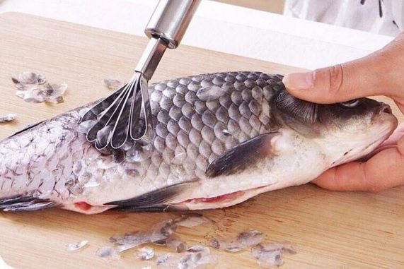 Bí quyết giúp tẩy mùi tanh trên tay sau khi chế biến hải sản
