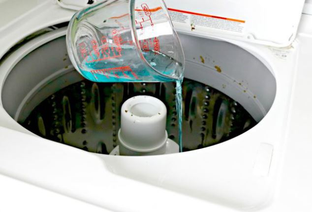 Đổ nước súc miệng vào máy giặt, kết quả khiến nhiều người bất ngờ