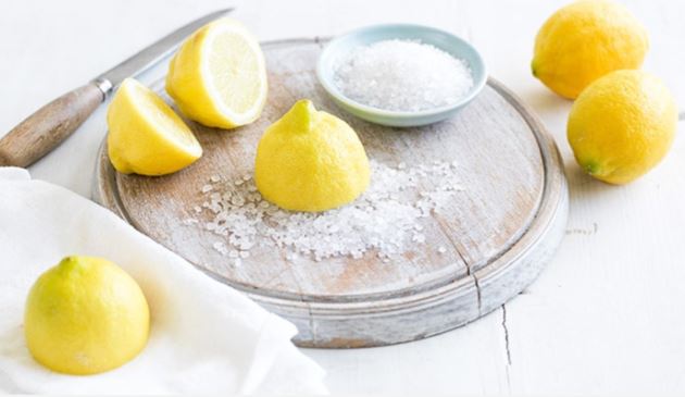 Để chanh và muối trong nhà có tác dụng gì?