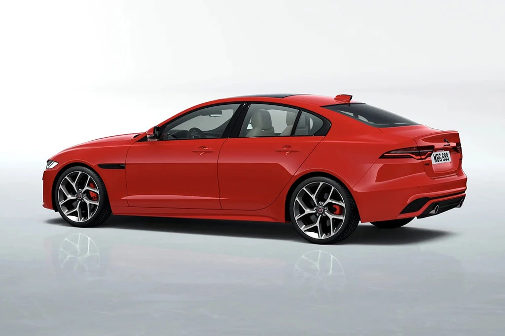 Jaguar XE.