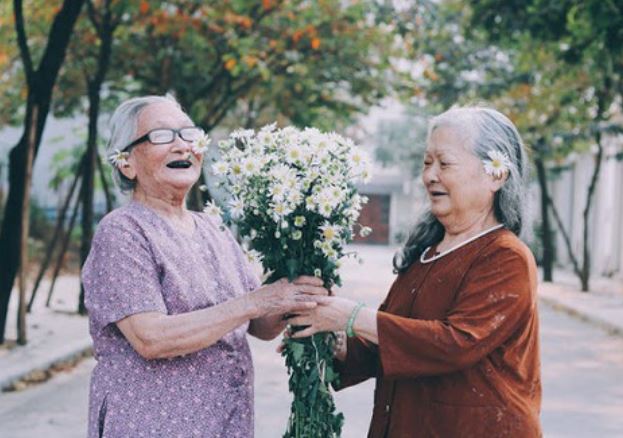 Về già, dù có tiền hay không, hãy kịp thời làm ba điều này với con cháu