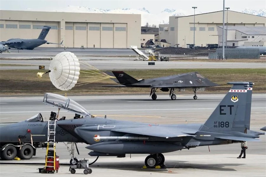 Máy bay tàng hình F-117 nhận nhiệm vụ mới sau 15 năm "nghỉ hưu" - Ảnh 8.