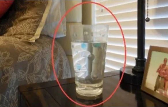 Bí mật đặt 1 cốc nước muối trong phòng ngủ: Mẹo nhỏ nhưng hiệu quả lớn, biết rồi ai cũng muốn làm ngay