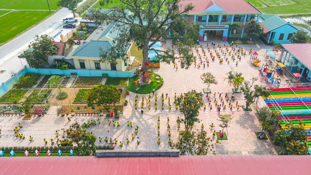 Trường mầm non xã Nghi Hoa được đầu tư xây dựng khang trang sạch đẹp.