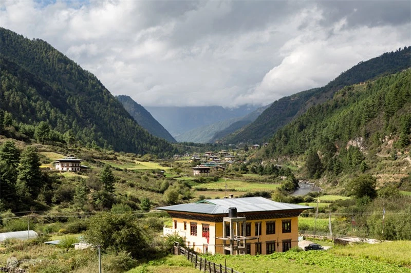 3. Haa. Là một thung lũng nằm gần quận Paro, Bhutan. Đây là một trong những điểm thu hút khách du lịch bậc nhất quốc gia này. Nơi đây không chỉ có cảnh sắc thiên nhiên tuyệt đẹp mà còn mang đậm dấu ấn văn hóa địa phương.