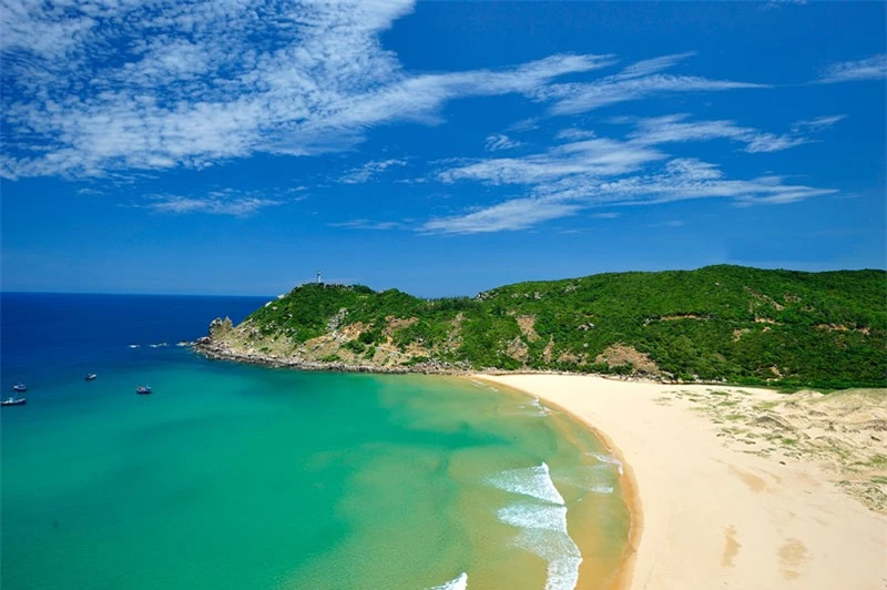 Bãi Môn là bãi biển nằm ở chân Hải Đăng Mũi Điện ở xã Hòa Tâm, thành phố Tuy Hòa, tỉnh Phú Yên. Ảnh: Diem Dang Dung.