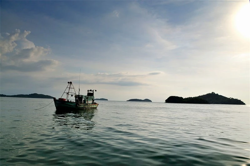 Do cướp biển từng hoành hành khu vực này vào khoảng cuối thế kỷ 17 và đầu thế kỷ 18 nên nó được gọi là quần đảo Hải Tặc. Ảnh: Diem Dang Dung. Do cướp biển từng hoành hành khu vực này vào khoảng cuối thế kỷ 17 và đầu thế kỷ 18 nên nó được gọi là quần đảo Hải Tặc. Ảnh: Diem Dang Dung.