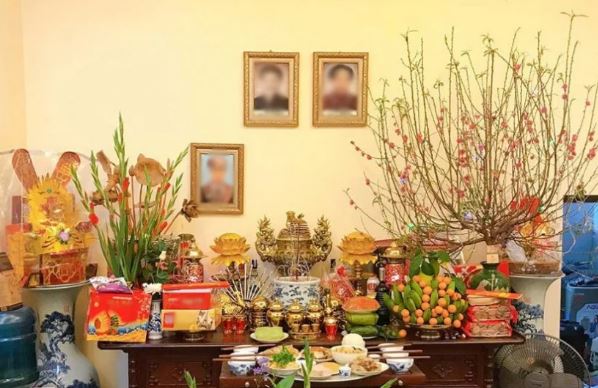 Làm ăn thất bát, túng thiếu quanh năm, xem ngay ảnh thờ có phạm 4 đại kỵ này không