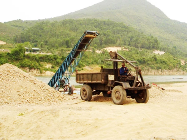 UBND TP Đà Nẵng yêu cầu tăng cường công tác quản lý, cấp phép, thăm dò, khai thác khoáng sản làm vật liệu xây dựng thông thường trên địa bàn 