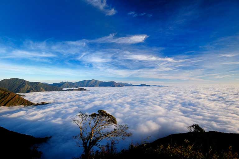 “Lạc trôi” vào điểm “săn” mây đẹp bậc nhất Việt Nam