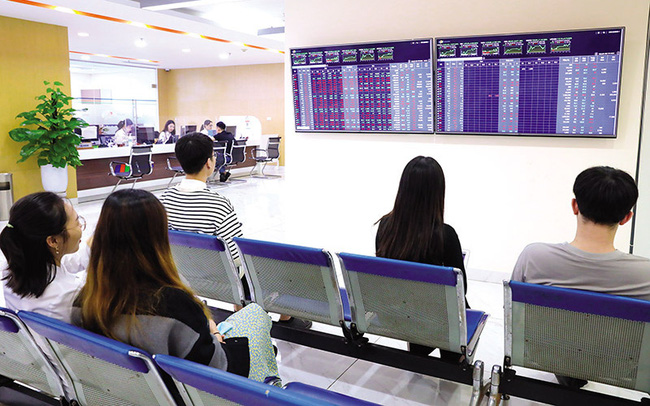 Tài khoản chứng khoán mở mới cao nhất 9 tháng