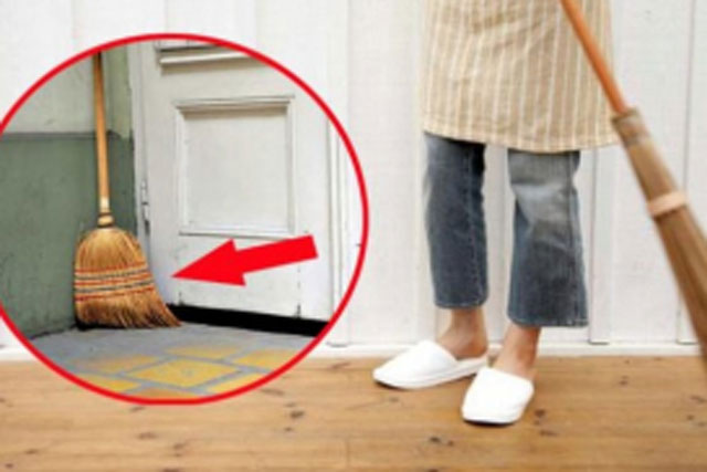 Tiện tay đặt chổi ở 4 vị trí này: Xua đuổi vận may, gia chủ làm quần quật cả năn vẫn không hết khổ